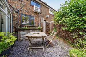 Garden dining area- click for photo gallery